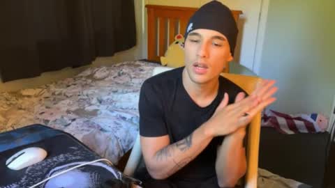 native_boy2 online show from 02/03/26, 07:52