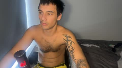 native_boy2 online show from 04/21/26, 02:37