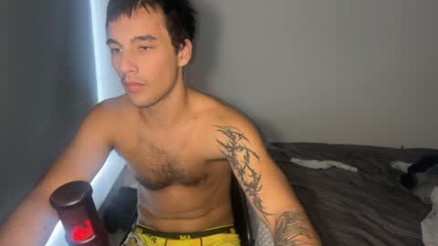 native_boy2 online show from 04/21/26, 02:51