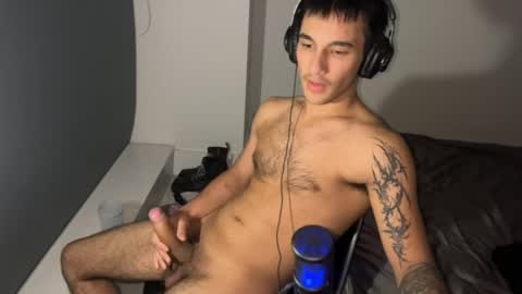 native_boy2 online show from 04/24/26, 09:34