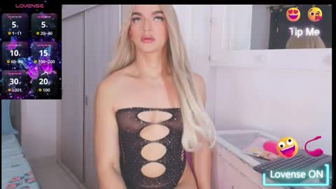 Snapshot of nattasha_dior chatting on 03/25/26, 07:58 nattasha_dior online show from 03/25/26, 07:58