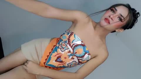 Snapshot of nattayah chatting on 05/10/26, 02:22 Nathalie smith online show from 05/10/26, 02:22