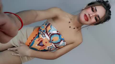 Snapshot of nattayah chatting on 05/18/26, 03:35 Nathalie smith online show from 05/18/26, 03:35