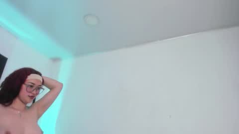 natty_redvelvet online show from 11/14/25, 03:49