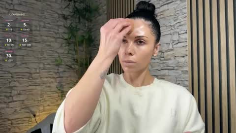 NATTY FIERROS online show from 12/23/25, 06:22