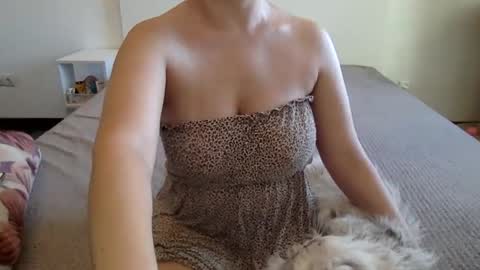 Snapshot of natural_beauty201 chatting on 09/29/25, 08:08 Penelopa369 online show from 09/29/25, 08:08