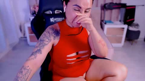 Sophia online show from 11/12/25, 09:36