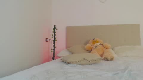 Snapshot of natural_meri_ chatting on 12/02/24, 04:42 Meri online show from 12/02/24, 04:42