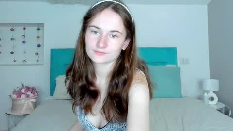 Snapshot of natural_meri_ chatting on 09/20/25, 05:08 Meri online show from 09/20/25, 05:08