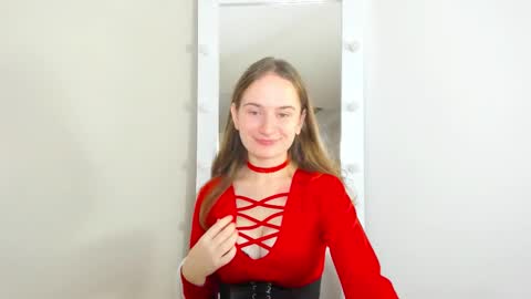 Snapshot of natural_meri_ chatting on 10/09/25, 05:49 Meri online show from 10/09/25, 05:49