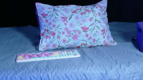 Gwen  online show from 04/13/26, 07:52