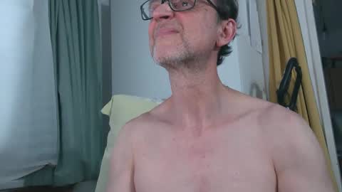 Snapshot of naturista25 chatting on 05/25/26, 06:25 naturista25 online show from 05/25/26, 06:25