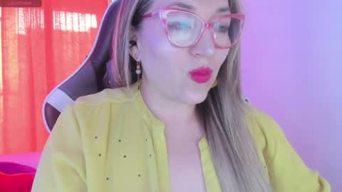 Snapshot of naty__mature_ chatting on 01/14/25, 10:12 Nataly online show from 01/14/25, 10:12