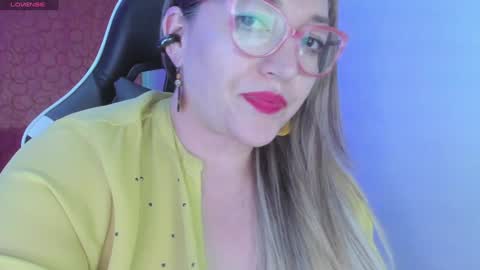 Snapshot of naty__mature_ chatting on 01/15/25, 01:23 Nataly online show from 01/15/25, 01:23