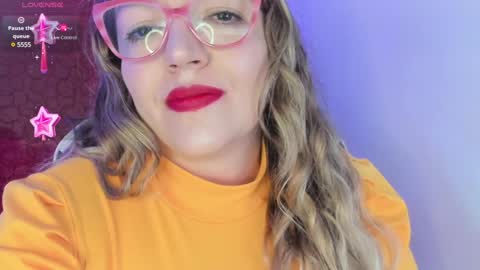 Snapshot of naty__mature_ chatting on 01/19/25, 11:32 Nataly online show from 01/19/25, 11:32