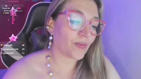 Snapshot of naty__mature_ chatting on 01/29/25, 03:33 Nataly online show from 01/29/25, 03:33