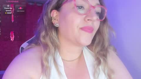 Snapshot of naty__mature_ chatting on 02/06/25, 02:11 Nataly online show from 02/06/25, 02:11