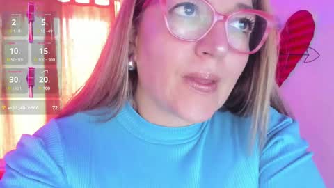 Snapshot of naty__mature_ chatting on 02/28/25, 08:28 Nataly online show from 02/28/25, 08:28