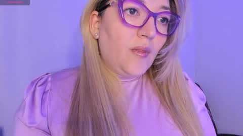 Snapshot of naty__mature_ chatting on 01/17/26, 07:17 Nataly online show from 01/17/26, 07:17