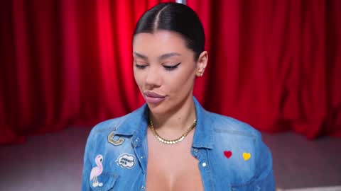 Snapshot of natydesiree chatting on 01/30/25, 07:26 Naty online show from 01/30/25, 07:26