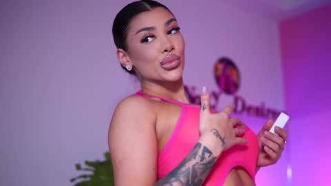 Snapshot of natydesiree chatting on 03/06/25, 11:36 Naty online show from 03/06/25, 11:36