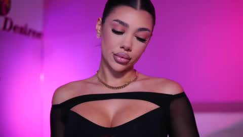 Snapshot of natydesiree chatting on 03/07/25, 05:18 Naty online show from 03/07/25, 05:18