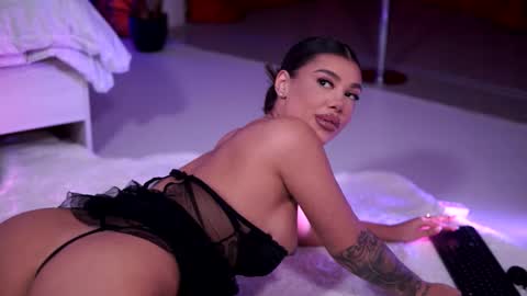 Naty online show from 12/22/25, 08:28