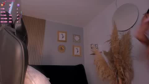 Naty Ferrer online show from 09/13/25, 11:21