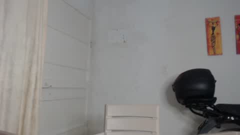 Snapshot of natzumi_mcqueen chatting on 01/05/25, 11:04 Stella Mcqueen online show from 01/05/25, 11:04