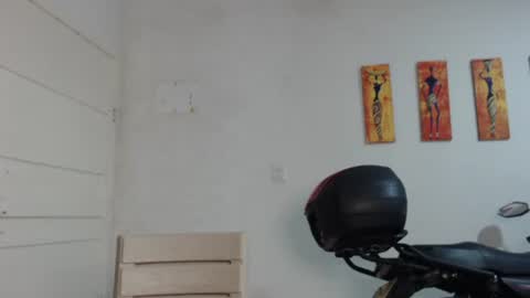 Snapshot of natzumi_mcqueen chatting on 01/12/25, 01:16 Stella Mcqueen online show from 01/12/25, 01:16