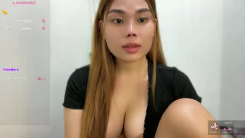 Snapshot of natzumiee_ chatting on 02/09/26, 01:26 Shuvee Keiko Half Japanese Half Pinay online show from 02/09/26, 01:26