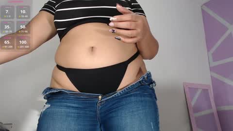 Snapshot of naughty69hottie chatting on 01/15/25, 06:40 Leina modelo independiente online show from 01/15/25, 06:40