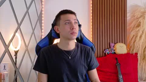 Christopher  Chris online show from 09/13/25, 01:00