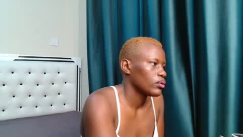 Snapshot of naughty_alexah chatting on 10/19/25, 05:52 Alexa online show from 10/19/25, 05:52