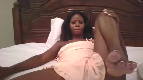 Snapshot of naughty_babe000 chatting on 09/12/25, 11:21 alisha online show from 09/12/25, 11:21