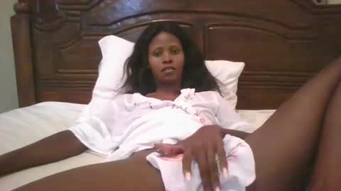 Snapshot of naughty_babe000 chatting on 09/29/25, 11:26 alisha online show from 09/29/25, 11:26