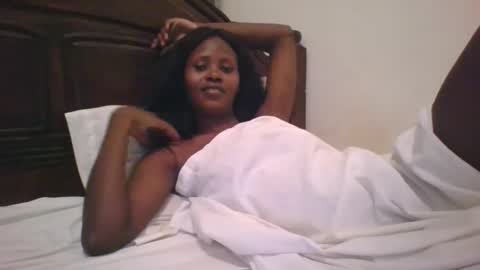 Snapshot of naughty_babe000 chatting on 11/12/25, 06:30 alisha online show from 11/12/25, 06:30