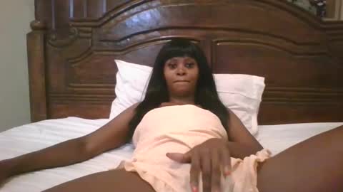 Snapshot of naughty_babe000 chatting on 11/23/25, 07:19 alisha online show from 11/23/25, 07:19