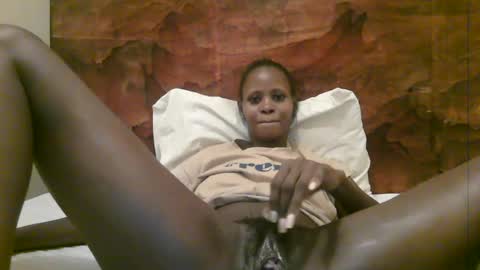 Snapshot of naughty_babe000 chatting on 07/17/26, 03:24 alisha online show from 07/17/26, 03:24