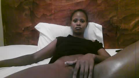 Snapshot of naughty_babe000 chatting on 07/22/26, 04:15 alisha online show from 07/22/26, 04:15