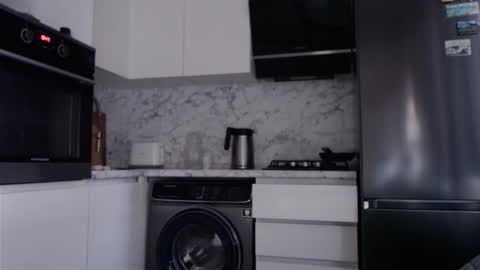 Chris Carrie online show from 10/09/25, 03:48