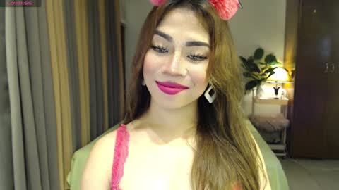 Snapshot of naughty_dreamerxxx chatting on 02/07/25, 02:19 Queen Jess online show from 02/07/25, 02:19