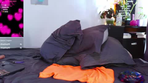 Em  please help me reach 100 thumbs up 3 online show from 01/04/25, 05:47