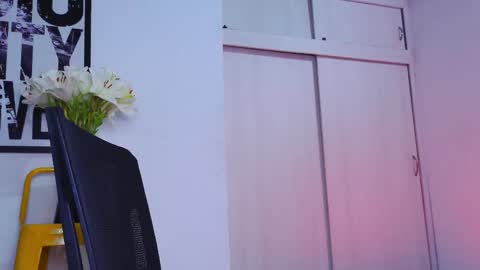 Em  please help me reach 100 thumbs up 3 online show from 11/14/25, 02:32