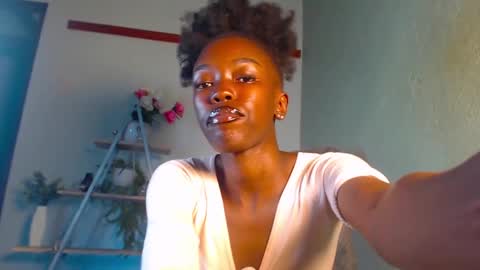 Snapshot of naughty_katrina1 chatting on 12/17/24, 05:58 naughty_katrina1 online show from 12/17/24, 05:58
