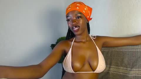 Snapshot of naughty_katrina1 chatting on 10/17/25, 06:16 naughty_katrina1 online show from 10/17/25, 06:16