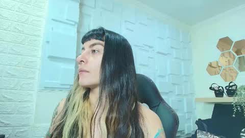 Kitten online show from 11/22/25, 11:20