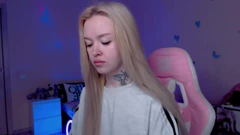 Snapshot of naughty_mablee chatting on 04/27/26, 01:03 Mable online show from 04/27/26, 01:03