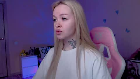 Snapshot of naughty_mablee chatting on 04/28/26, 12:42 Mable online show from 04/28/26, 12:42
