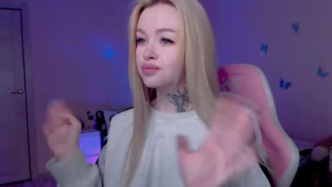 Snapshot of naughty_mablee chatting on 05/09/26, 12:38 Mable online show from 05/09/26, 12:38